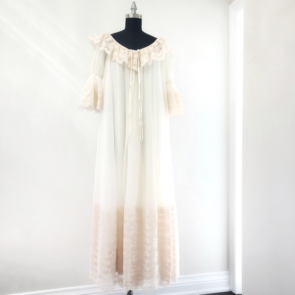 Vintage Fairycore Regency Era 60s/ 70s Peignoir Floral Lace Sheer Set